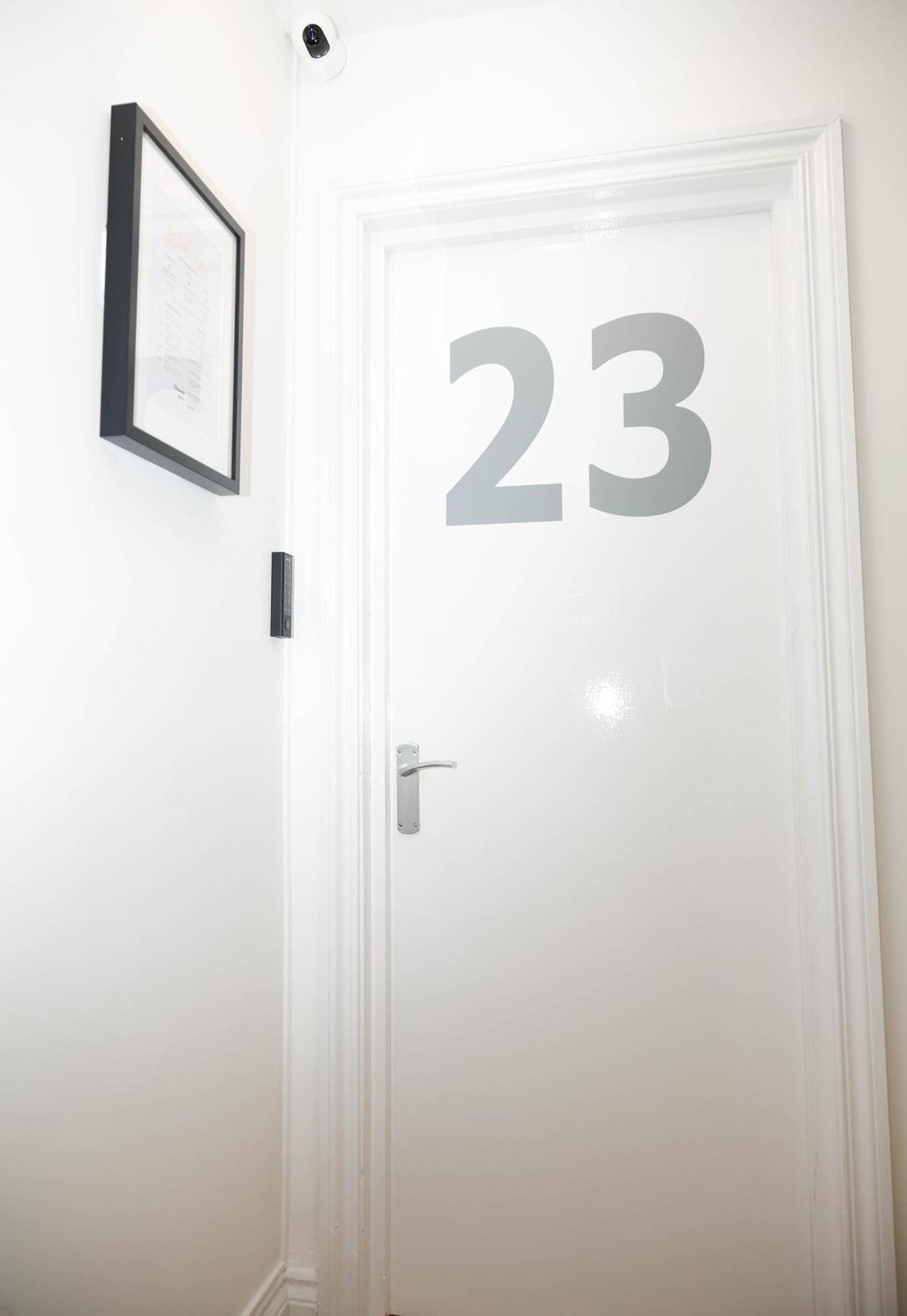New Luxury Rooms In The Heart Of London Next To Shops, Cafes, Bars & Metro With Shared Bathrooms Exterior foto